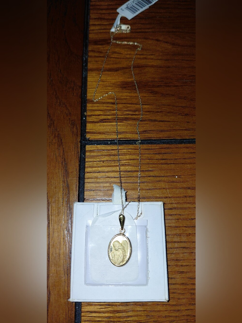 10k gold very fine chain necklace, oval pendant, NWT